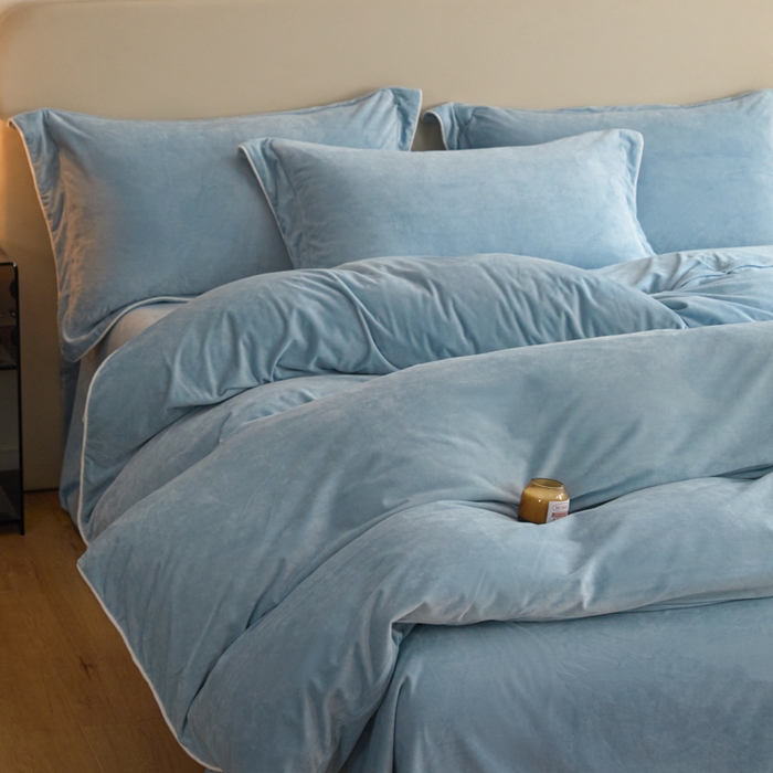 91家纺网 家纺一手货源 找家纺 ONE TWO ONE 121 【婴儿绒四件套】2025新款毛毯被子四件套单件床单被套床笠珊瑚绒牛奶绒冬被法兰绒兔毛绒滚绳款 纯色款-浅蓝