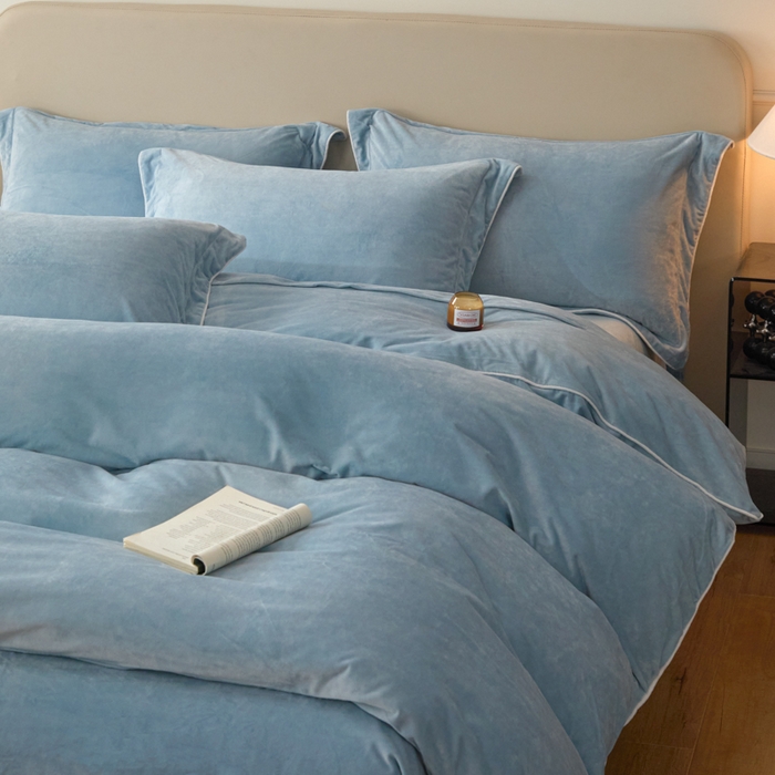 91家纺网 家纺一手货源 找家纺 ONE TWO ONE 121 【婴儿绒四件套】2025新款毛毯被子四件套单件床单被套床笠珊瑚绒牛奶绒冬被法兰绒兔毛绒滚绳款 纯色款-浅蓝