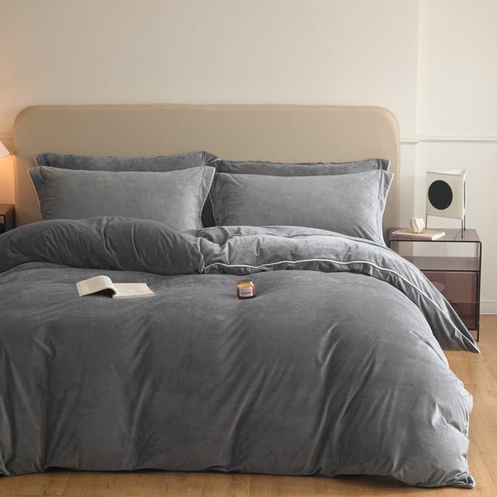 91家纺网 家纺一手货源 找家纺 ONE TWO ONE 121 【婴儿绒四件套】2025新款毛毯被子四件套单件床单被套床笠珊瑚绒牛奶绒冬被法兰绒兔毛绒滚绳款 纯色款-深灰