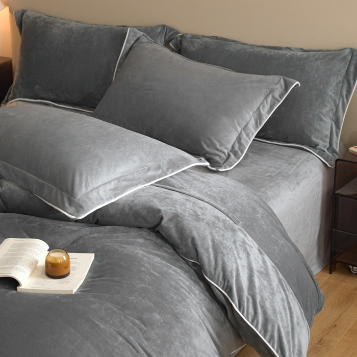 91家纺网 家纺一手货源 找家纺 ONE TWO ONE 121 【婴儿绒四件套】2025新款毛毯被子四件套单件床单被套床笠珊瑚绒牛奶绒冬被法兰绒兔毛绒滚绳款 纯色款-深灰