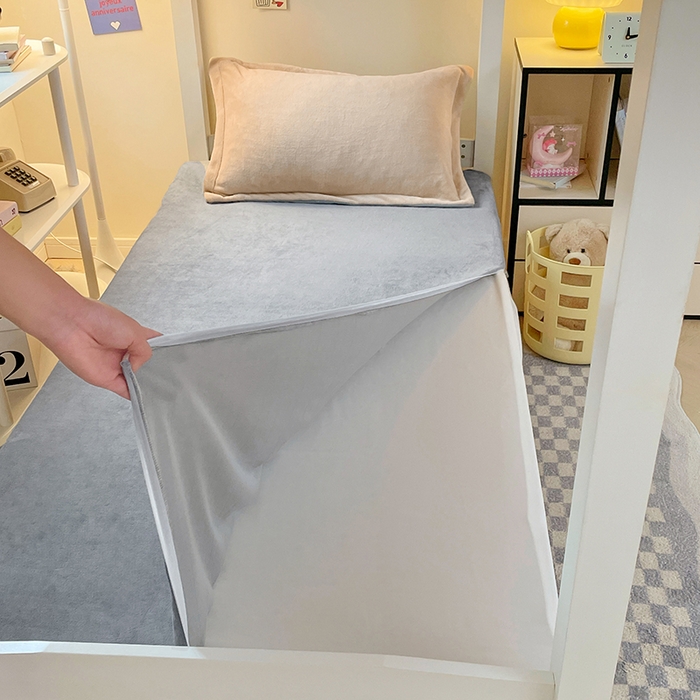 91家纺网 家纺一手货源 找家纺 锦润家纺 2025新款亲肤舒适牛奶绒三件套学生三件套上下铺三件套宿舍三件套 卡其+高级灰