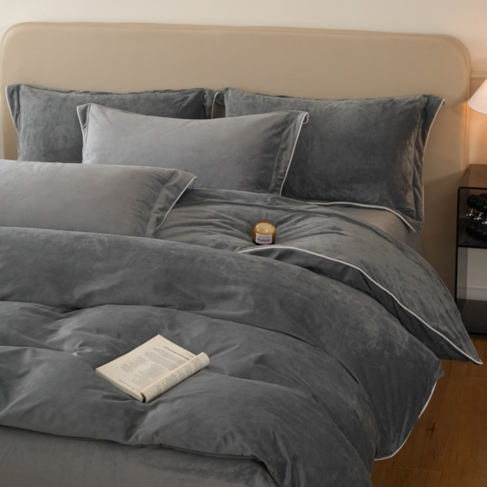 91家纺网 家纺一手货源 找家纺 ONE TWO ONE 121 【婴儿绒四件套】2025新款毛毯被子四件套单件床单被套床笠珊瑚绒牛奶绒冬被法兰绒兔毛绒滚绳款 纯色款-深灰