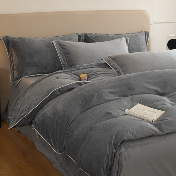 91家纺网 家纺一手货源 找家纺 ONE TWO ONE 121 【婴儿绒四件套】2025新款毛毯被子四件套单件床单被套床笠珊瑚绒牛奶绒冬被法兰绒兔毛绒滚绳款 纯色款-深灰