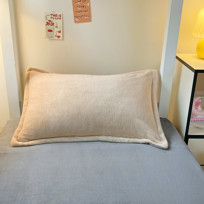 91家纺网 家纺一手货源 找家纺 锦润家纺 2025新款亲肤舒适牛奶绒三件套学生三件套上下铺三件套宿舍三件套 卡其+高级灰