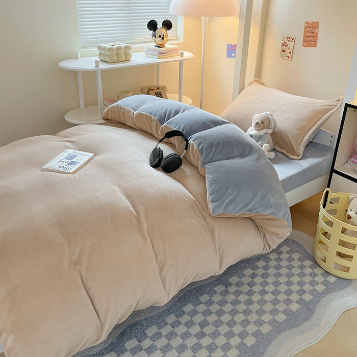 91家纺网 家纺一手货源 找家纺 锦润家纺 2025新款亲肤舒适牛奶绒三件套学生三件套上下铺三件套宿舍三件套 卡其+高级灰