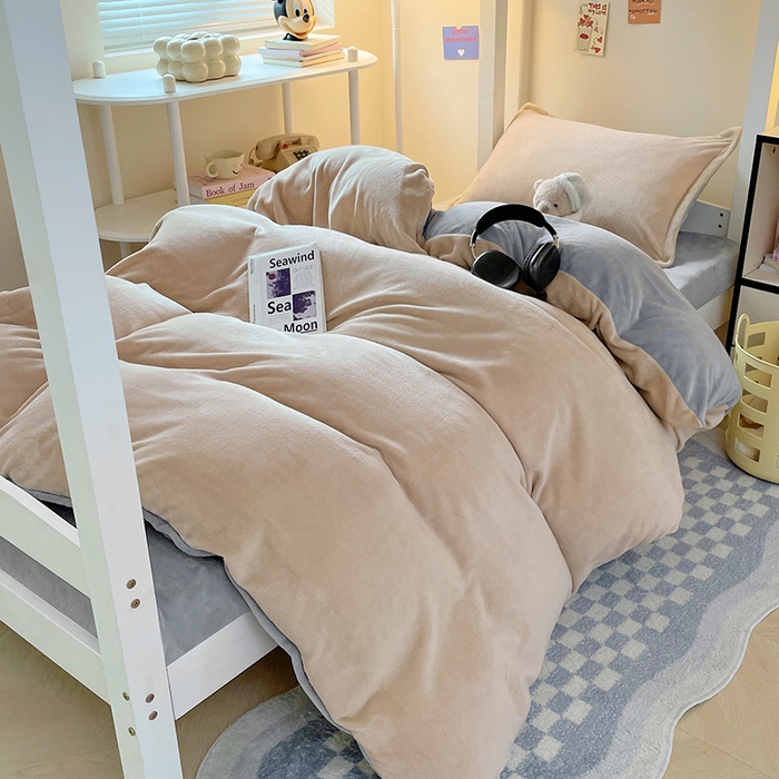 91家纺网 家纺一手货源 找家纺 锦润家纺 2025新款亲肤舒适牛奶绒三件套学生三件套上下铺三件套宿舍三件套 卡其+高级灰