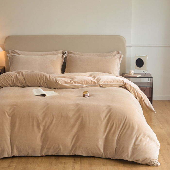 91家纺网 家纺一手货源 找家纺 ONE TWO ONE 121 【婴儿绒四件套】2025新款毛毯被子四件套单件床单被套床笠珊瑚绒牛奶绒冬被法兰绒兔毛绒滚绳款 纯色款-杏色