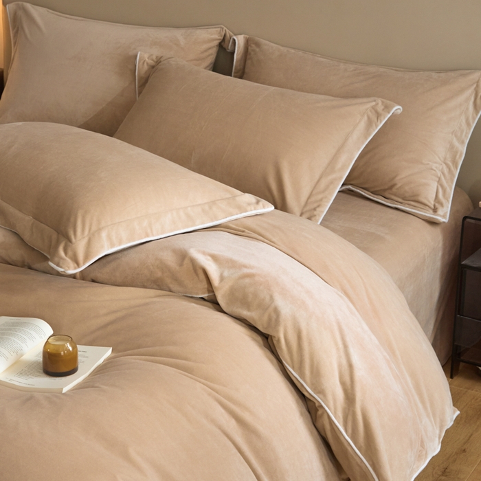 91家纺网 家纺一手货源 找家纺 ONE TWO ONE 121 【婴儿绒四件套】2025新款毛毯被子四件套单件床单被套床笠珊瑚绒牛奶绒冬被法兰绒兔毛绒滚绳款 纯色款-杏色