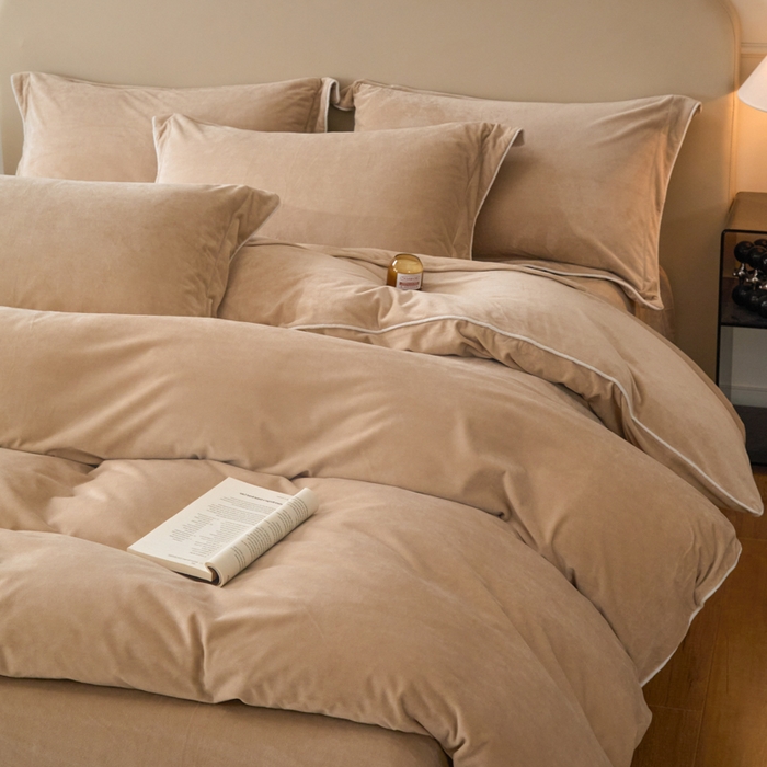 91家纺网 家纺一手货源 找家纺 ONE TWO ONE 121 【婴儿绒四件套】2025新款毛毯被子四件套单件床单被套床笠珊瑚绒牛奶绒冬被法兰绒兔毛绒滚绳款 纯色款-杏色