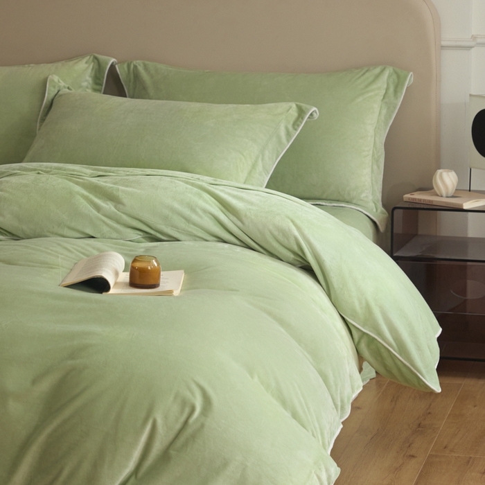 91家纺网 家纺一手货源 找家纺 ONE TWO ONE 121 【婴儿绒四件套】2025新款毛毯被子四件套单件床单被套床笠珊瑚绒牛奶绒冬被法兰绒兔毛绒滚绳款 纯色款-芽绿