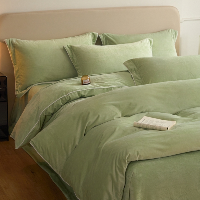 91家纺网 家纺一手货源 找家纺 ONE TWO ONE 121 【婴儿绒四件套】2025新款毛毯被子四件套单件床单被套床笠珊瑚绒牛奶绒冬被法兰绒兔毛绒滚绳款 纯色款-芽绿