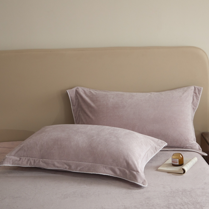 91家纺网 家纺一手货源 找家纺 ONE TWO ONE 121 【婴儿绒四件套】2025新款毛毯被子四件套单件床单被套床笠珊瑚绒牛奶绒冬被法兰绒兔毛绒滚绳款 纯色款-芋泥