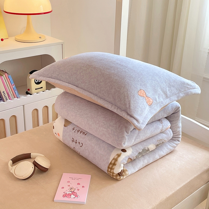 91家纺网 家纺一手货源 找家纺 锦润家纺 2025新款亲肤舒适牛奶绒三件套学生三件套上下铺三件套宿舍三件套 瞌睡兔