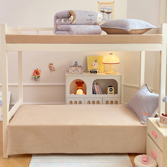 91家纺网 家纺一手货源 找家纺 锦润家纺 2025新款亲肤舒适牛奶绒三件套学生三件套上下铺三件套宿舍三件套 瞌睡兔