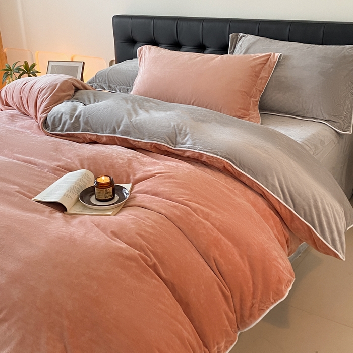 91家纺网 家纺一手货源 找家纺 ONE TWO ONE 121 【婴儿绒四件套】2025新款毛毯被子四件套单件床单被套床笠珊瑚绒牛奶绒冬被法兰绒兔毛绒滚绳款 双拼款-橘粉浅灰