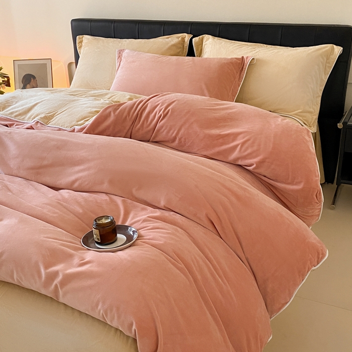 91家纺网 家纺一手货源 找家纺 ONE TWO ONE 121 【婴儿绒四件套】2025新款毛毯被子四件套单件床单被套床笠珊瑚绒牛奶绒冬被法兰绒兔毛绒滚绳款 双拼款-橘粉乳酪