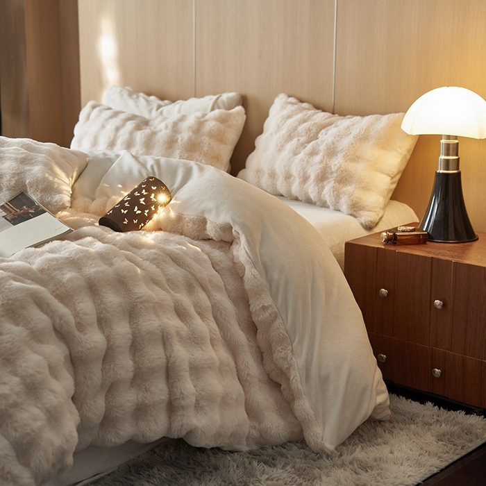 91家纺网 家纺一手货源 找家纺 （总）眠博士 2025新款兔兔牛奶绒加厚保暖四件套