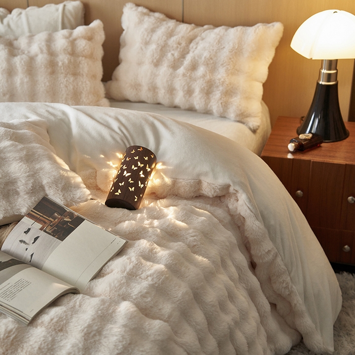 91家纺网 家纺一手货源 找家纺 （总）眠博士 2025新款兔兔牛奶绒加厚保暖四件套