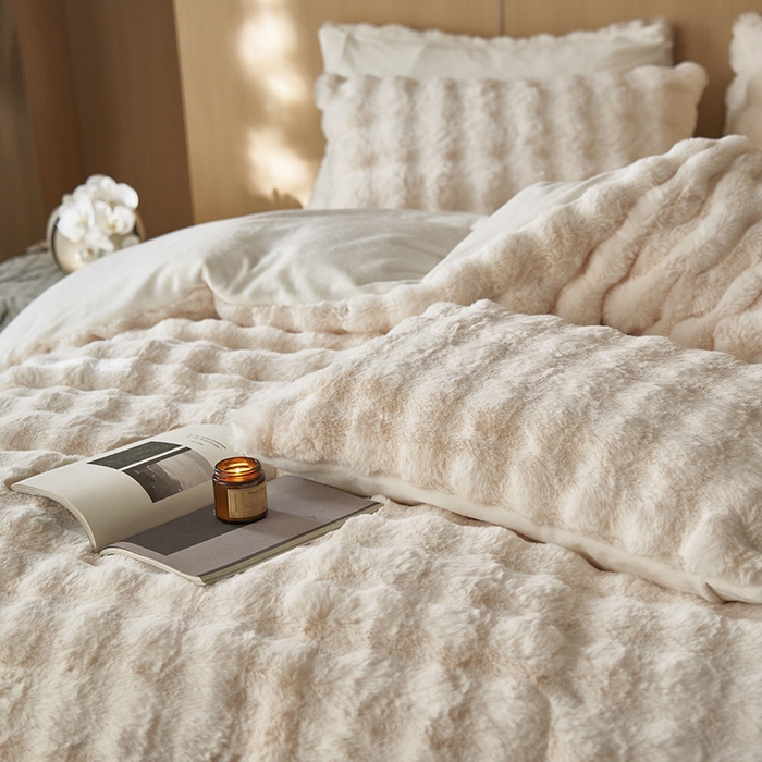 91家纺网 家纺一手货源 找家纺 （总）眠博士 2025新款兔兔牛奶绒加厚保暖四件套