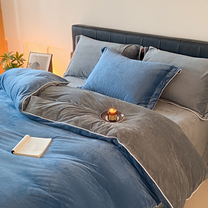 91家纺网 家纺一手货源 找家纺 ONE TWO ONE 121 【婴儿绒四件套】2025新款毛毯被子四件套单件床单被套床笠珊瑚绒牛奶绒冬被法兰绒兔毛绒滚绳款 双拼款-蓝灰