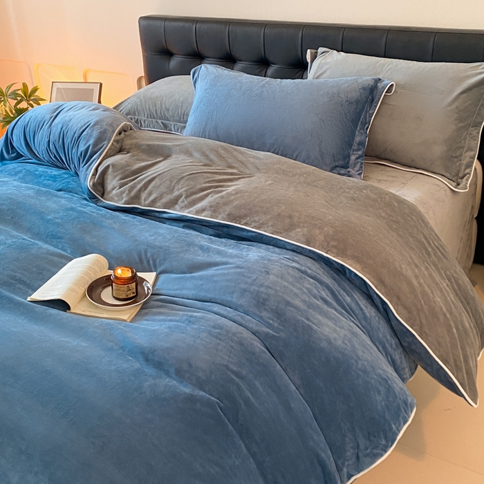 91家纺网 家纺一手货源 找家纺 ONE TWO ONE 121 【婴儿绒四件套】2025新款毛毯被子四件套单件床单被套床笠珊瑚绒牛奶绒冬被法兰绒兔毛绒滚绳款 双拼款-蓝灰