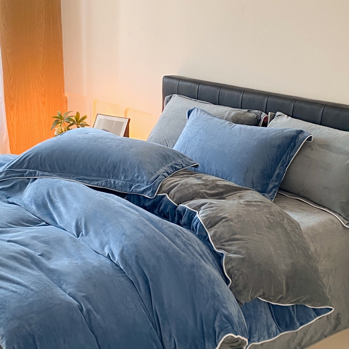 91家纺网 家纺一手货源 找家纺 ONE TWO ONE 121 【婴儿绒四件套】2025新款毛毯被子四件套单件床单被套床笠珊瑚绒牛奶绒冬被法兰绒兔毛绒滚绳款 双拼款-蓝灰