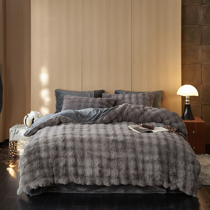 91家纺网 家纺一手货源 找家纺 （总）眠博士 2025新款兔兔牛奶绒加厚保暖四件套