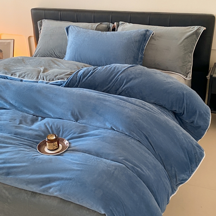 91家纺网 家纺一手货源 找家纺 ONE TWO ONE 121 【婴儿绒四件套】2025新款毛毯被子四件套单件床单被套床笠珊瑚绒牛奶绒冬被法兰绒兔毛绒滚绳款 双拼款-蓝灰