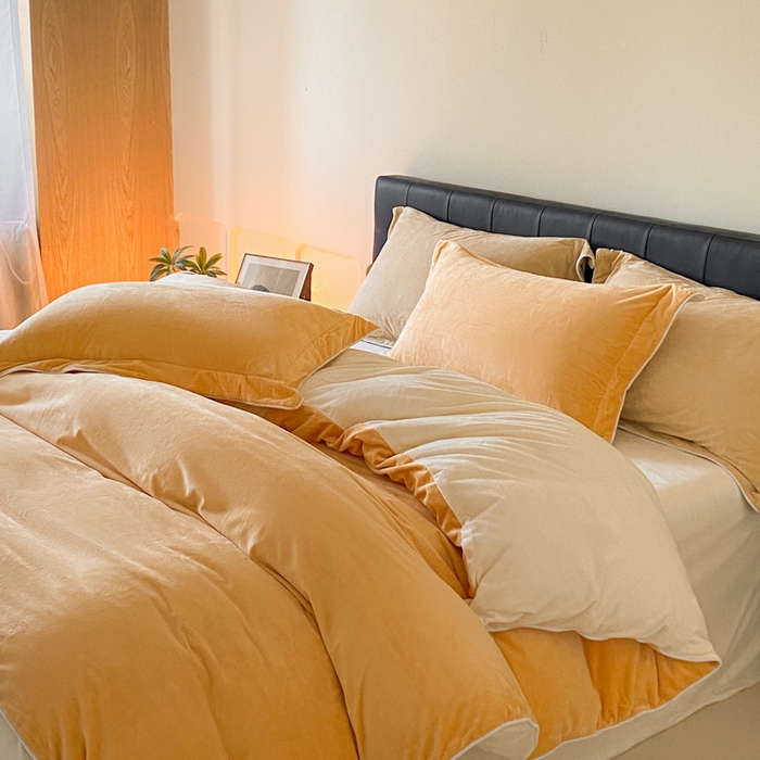 91家纺网 家纺一手货源 找家纺 ONE TWO ONE 121 【婴儿绒四件套】2025新款毛毯被子四件套单件床单被套床笠珊瑚绒牛奶绒冬被法兰绒兔毛绒滚绳款 双拼款-奶黄