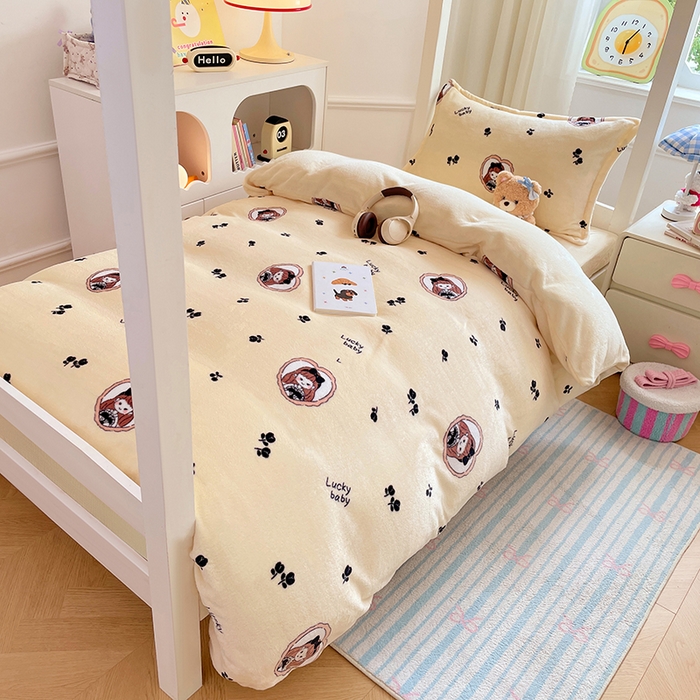 91家纺网 家纺一手货源 找家纺 锦润家纺 2025新款亲肤舒适牛奶绒三件套学生三件套上下铺三件套宿舍三件套 可爱女孩