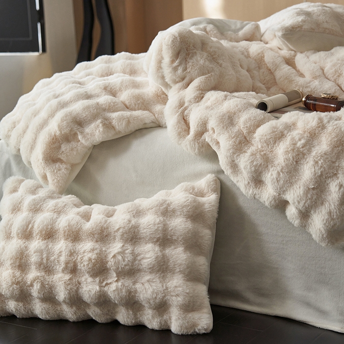 91家纺网 家纺一手货源 找家纺 眠博士 2025新款兔兔牛奶绒加厚保暖四件套 兔兔绒-泡泡白