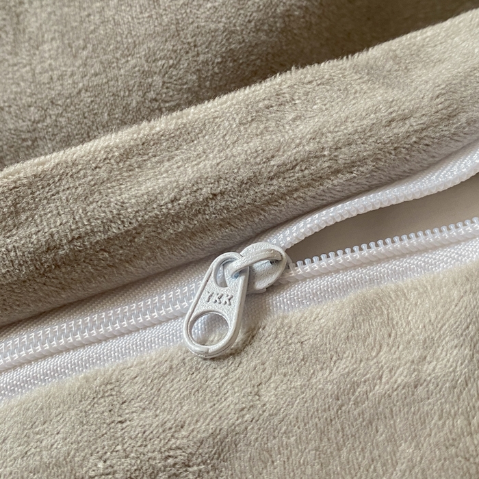 91家纺网 家纺一手货源 找家纺 ONE TWO ONE 121 【婴儿绒四件套】2025新款毛毯被子四件套单件床单被套床笠珊瑚绒牛奶绒冬被法兰绒兔毛绒滚绳款 双拼款-浅蓝银灰