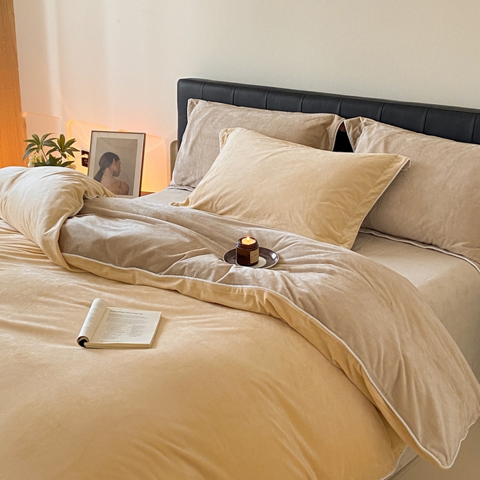 91家纺网 家纺一手货源 找家纺 ONE TWO ONE 121 【婴儿绒四件套】2025新款毛毯被子四件套单件床单被套床笠珊瑚绒牛奶绒冬被法兰绒兔毛绒滚绳款 双拼款-乳酪米咖