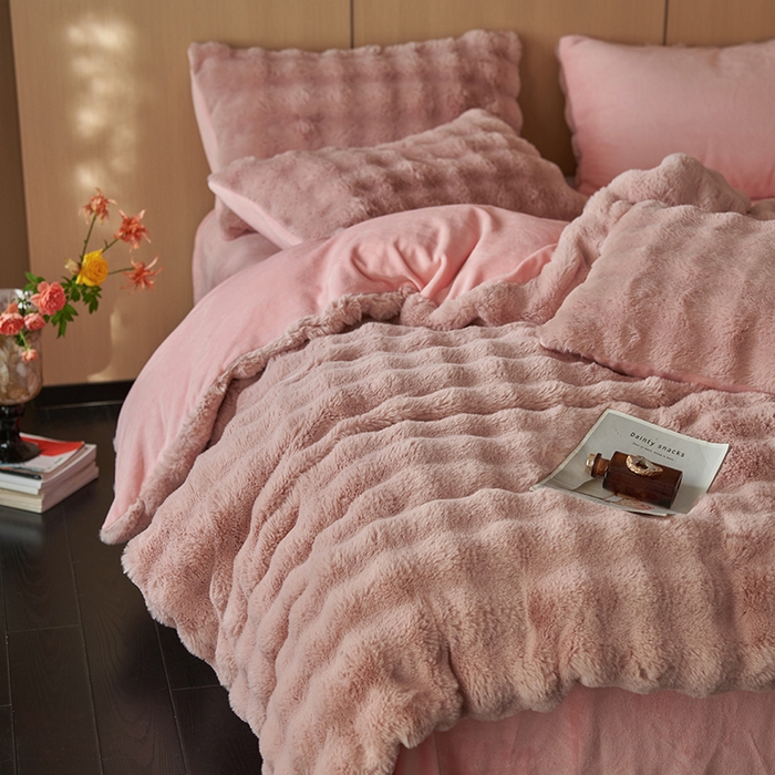 91家纺网 家纺一手货源 找家纺 眠博士 2025新款兔兔牛奶绒加厚保暖四件套 兔兔绒-泡泡粉