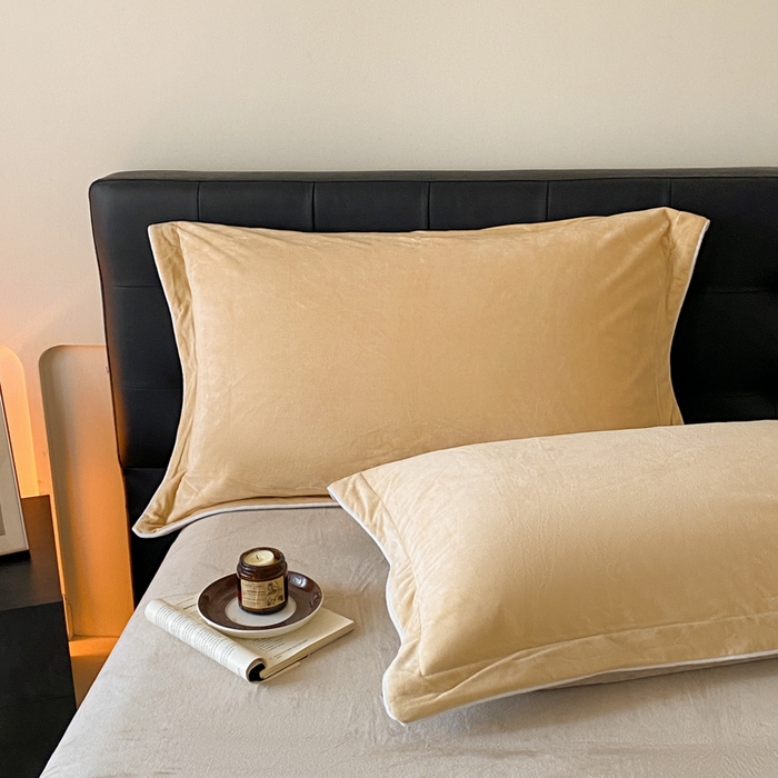 91家纺网 家纺一手货源 找家纺 ONE TWO ONE 121 【婴儿绒四件套】2025新款毛毯被子四件套单件床单被套床笠珊瑚绒牛奶绒冬被法兰绒兔毛绒滚绳款 双拼款-乳酪米咖