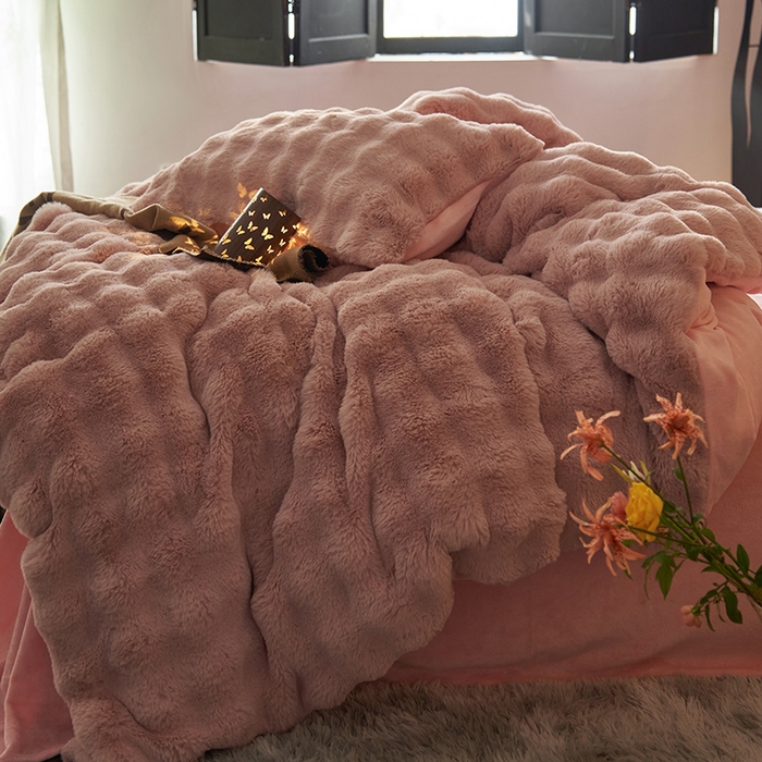 91家纺网 家纺一手货源 找家纺 眠博士 2025新款兔兔牛奶绒加厚保暖四件套 兔兔绒-泡泡粉