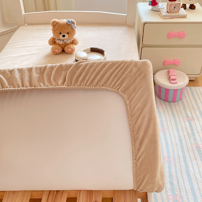 91家纺网 家纺一手货源 找家纺 锦润家纺 2025新款亲肤舒适牛奶绒三件套学生三件套上下铺三件套宿舍三件套 可爱熊