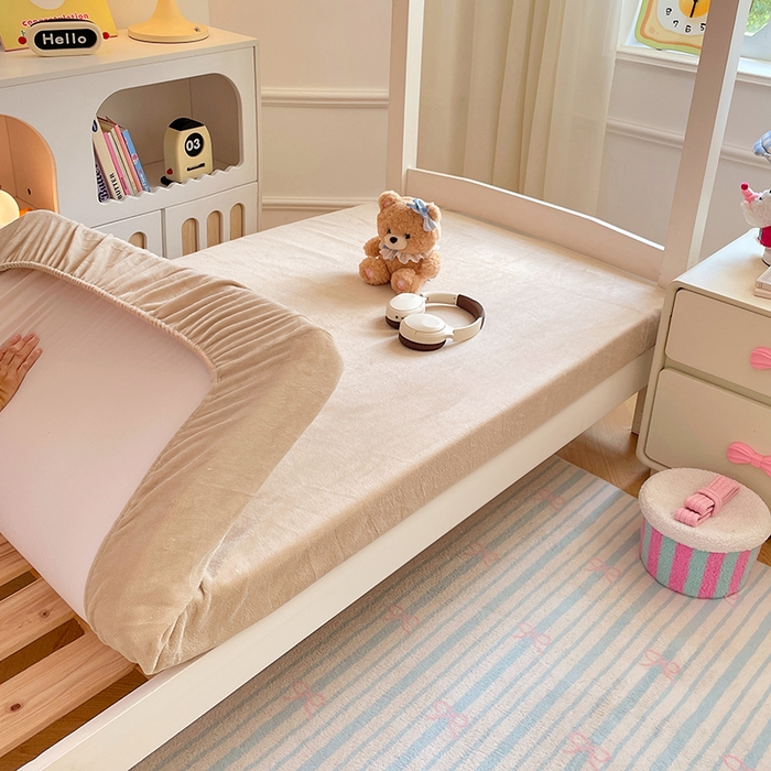 91家纺网 家纺一手货源 找家纺 锦润家纺 2025新款亲肤舒适牛奶绒三件套学生三件套上下铺三件套宿舍三件套 可爱熊