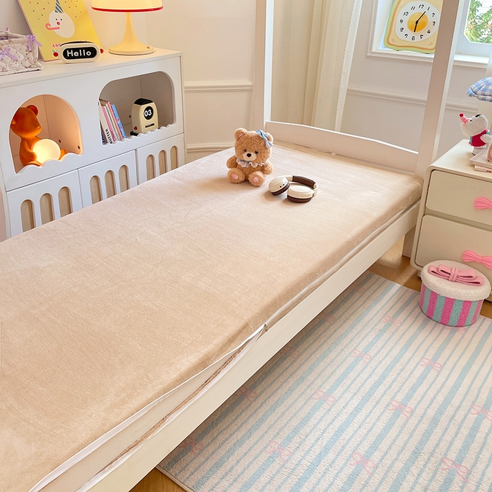 91家纺网 家纺一手货源 找家纺 锦润家纺 2025新款亲肤舒适牛奶绒三件套学生三件套上下铺三件套宿舍三件套 可爱熊