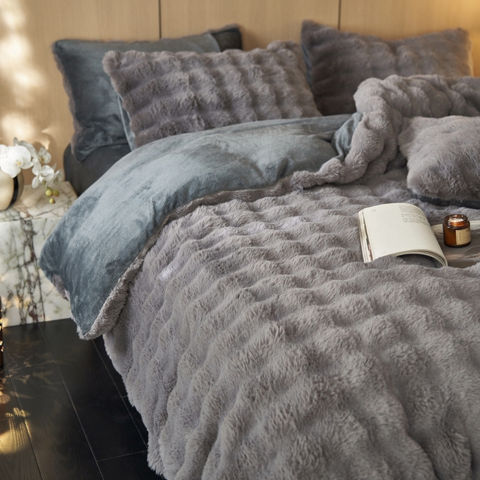 91家纺网 家纺一手货源 找家纺 眠博士 2025新款兔兔牛奶绒加厚保暖四件套 兔兔绒-泡泡灰