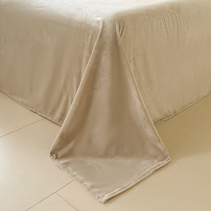 91家纺网 家纺一手货源 找家纺 ONE TWO ONE 121 【婴儿绒四件套】2025新款毛毯被子四件套单件床单被套床笠珊瑚绒牛奶绒冬被法兰绒兔毛绒滚绳款 双拼款-芽绿奶咖