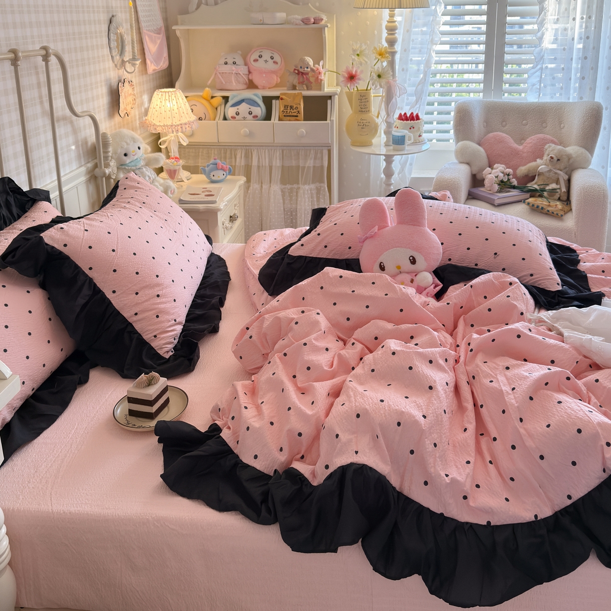 91家纺网 家纺一手货源 找家纺 优卡迪家纺馆 2025新款皱皱棉双层纱黑花边四件套 波点生活-粉