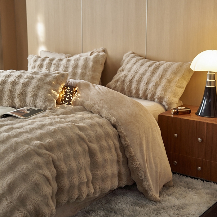 91家纺网 家纺一手货源 找家纺 眠博士 2025新款兔兔牛奶绒加厚保暖四件套 兔兔绒-泡泡咖