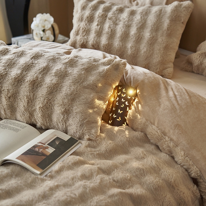 91家纺网 家纺一手货源 找家纺 眠博士 2025新款兔兔牛奶绒加厚保暖四件套 兔兔绒-泡泡咖