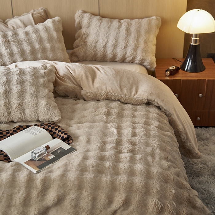 91家纺网 家纺一手货源 找家纺 眠博士 2025新款兔兔牛奶绒加厚保暖四件套 兔兔绒-泡泡咖