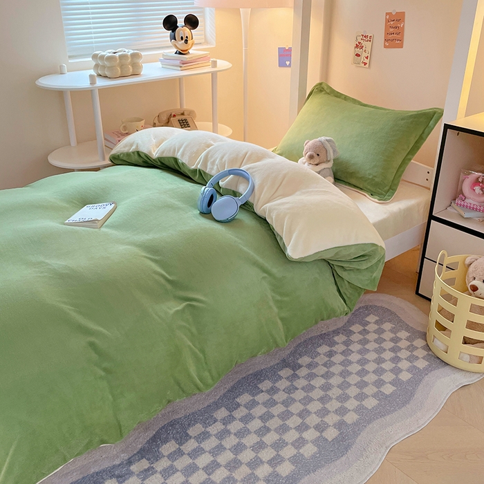 91家纺网 家纺一手货源 找家纺 锦润家纺 2025新款亲肤舒适牛奶绒三件套学生三件套上下铺三件套宿舍三件套 抹茶绿+奶昔白