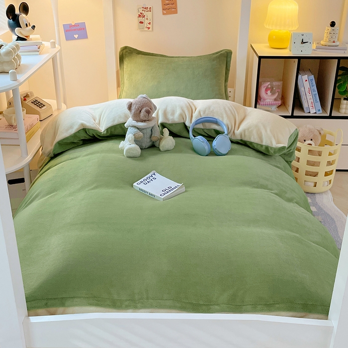 91家纺网 家纺一手货源 找家纺 锦润家纺 2025新款亲肤舒适牛奶绒三件套学生三件套上下铺三件套宿舍三件套 抹茶绿+奶昔白