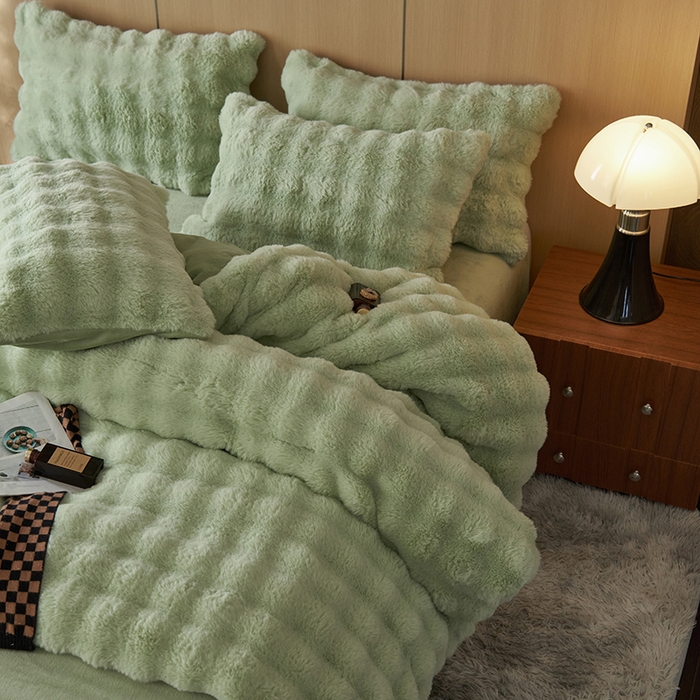 91家纺网 家纺一手货源 找家纺 眠博士 2025新款兔兔牛奶绒加厚保暖四件套 兔兔绒-泡泡绿