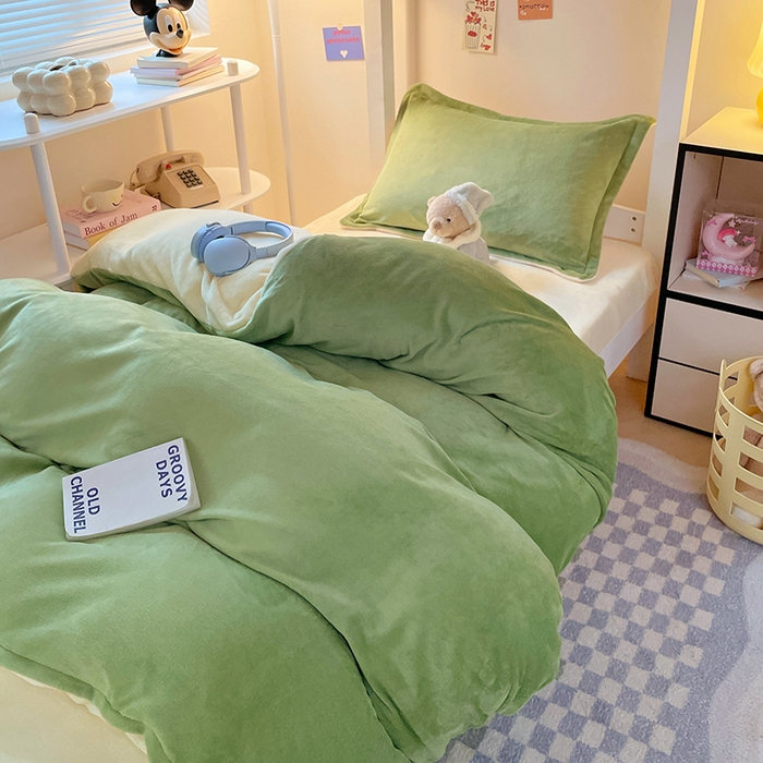 91家纺网 家纺一手货源 找家纺 锦润家纺 2025新款亲肤舒适牛奶绒三件套学生三件套上下铺三件套宿舍三件套 抹茶绿+奶昔白