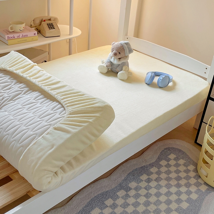 91家纺网 家纺一手货源 找家纺 锦润家纺 2025新款亲肤舒适牛奶绒三件套学生三件套上下铺三件套宿舍三件套 抹茶绿+奶昔白